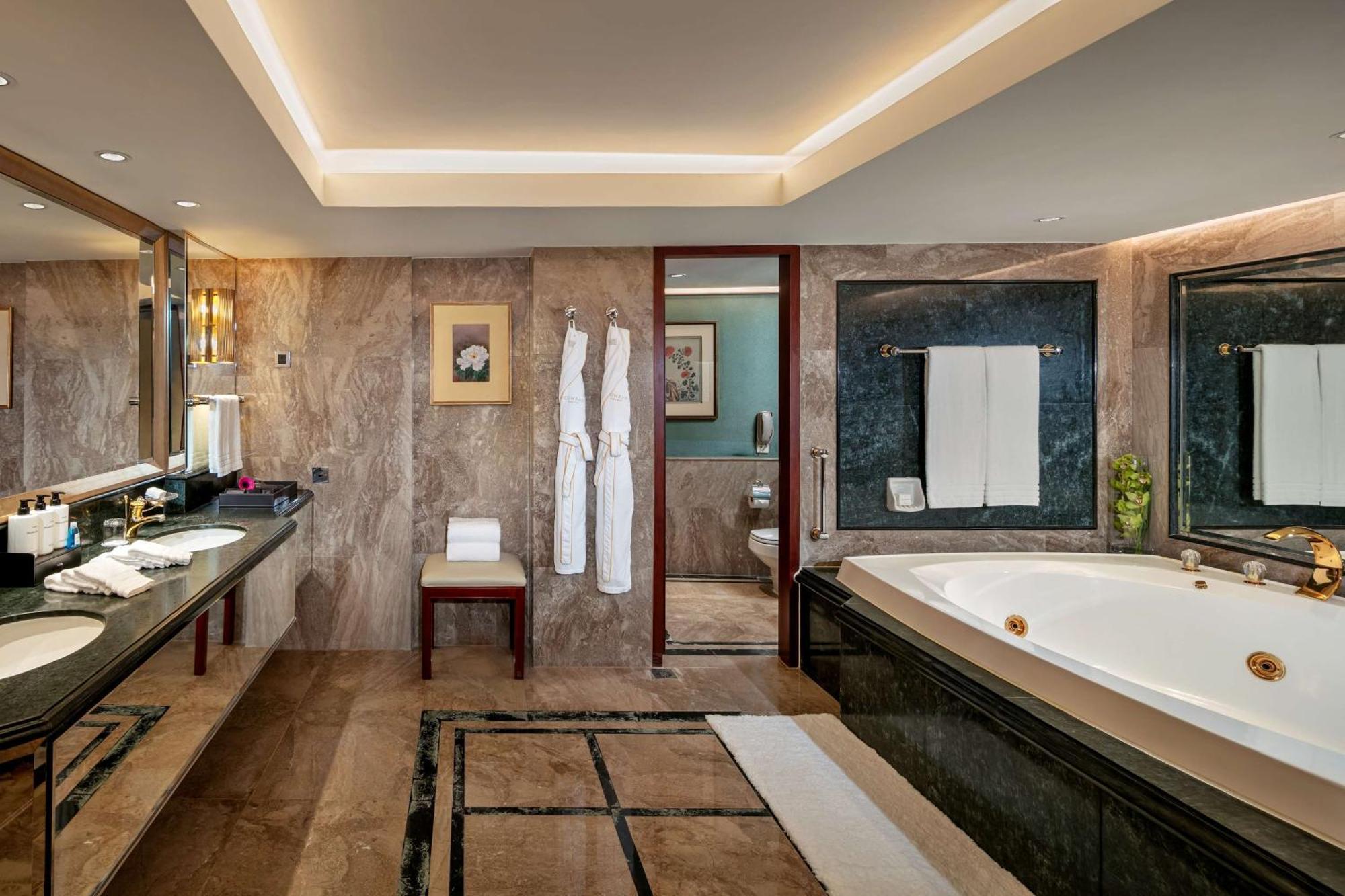 Conrad Hotel 5*