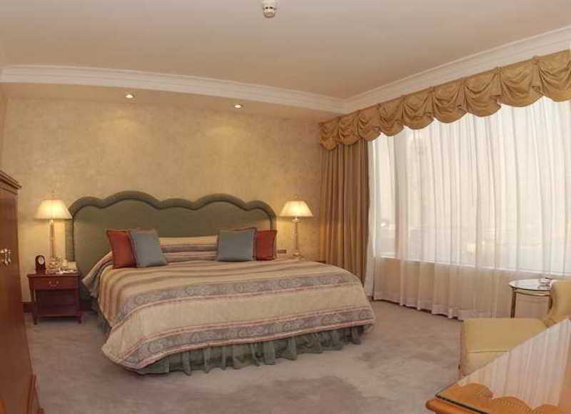 Отель Conrad 5*
